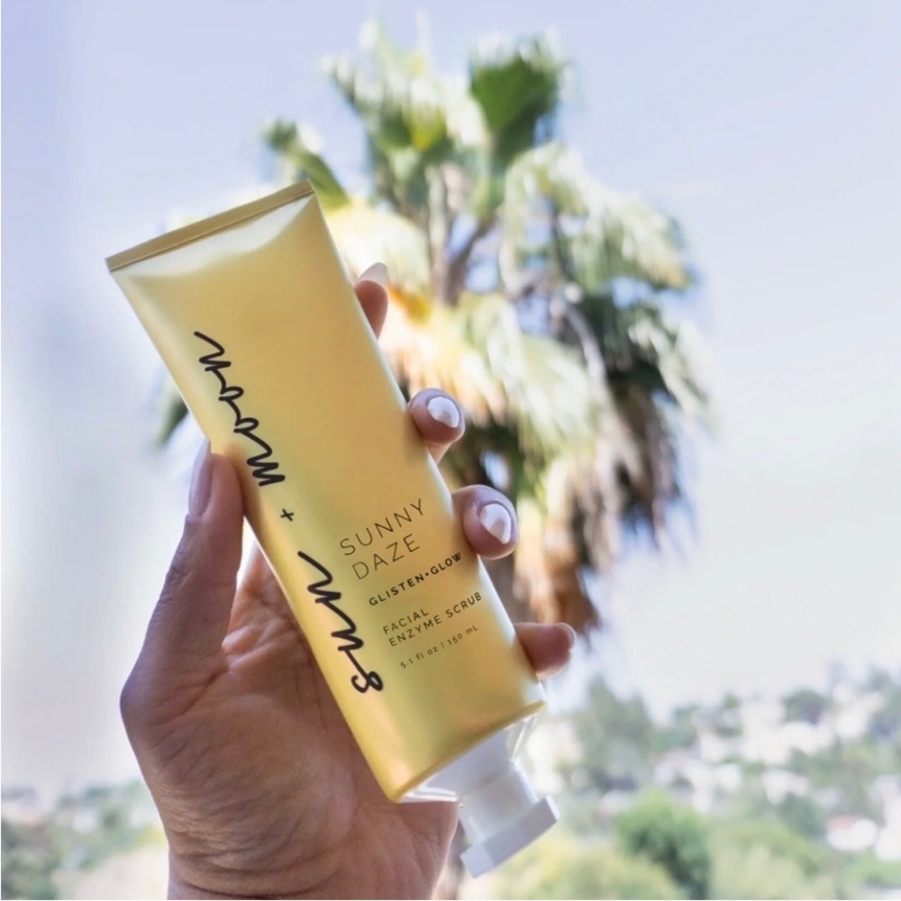 Sun & Moon Sunny Daze Glisten+Glow Facial Gel Enzyme Scrub Pineapple Mango NWT